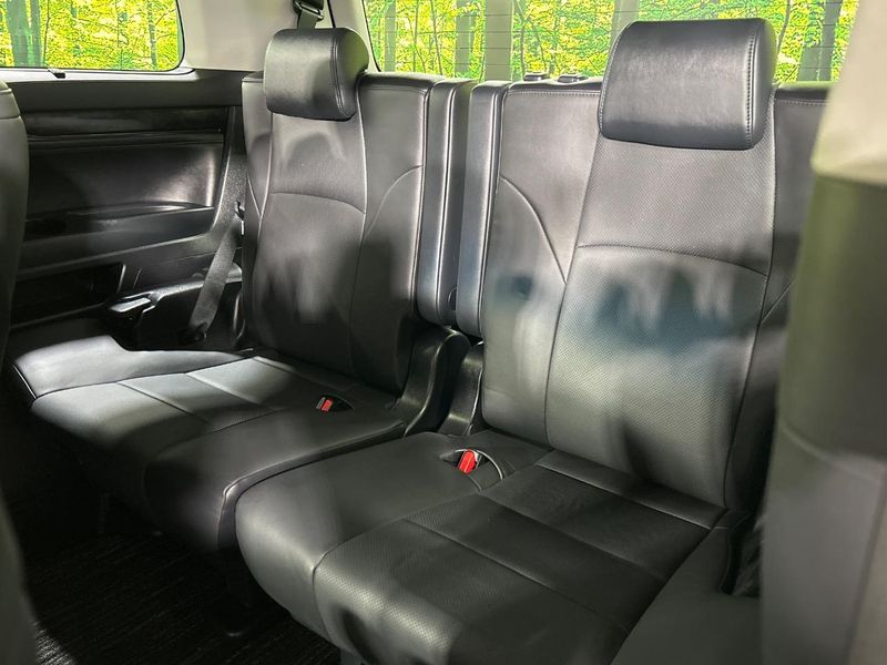 2018 Toyota Vellfire Hybrid DAA-AYH30W (UW-6a696de1a371b)[17]