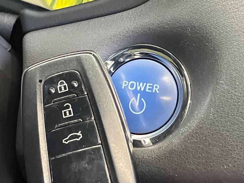 2018 Toyota Crown Hybrid 6AA-AZSH20 (UW-6a696de68563e)[23]