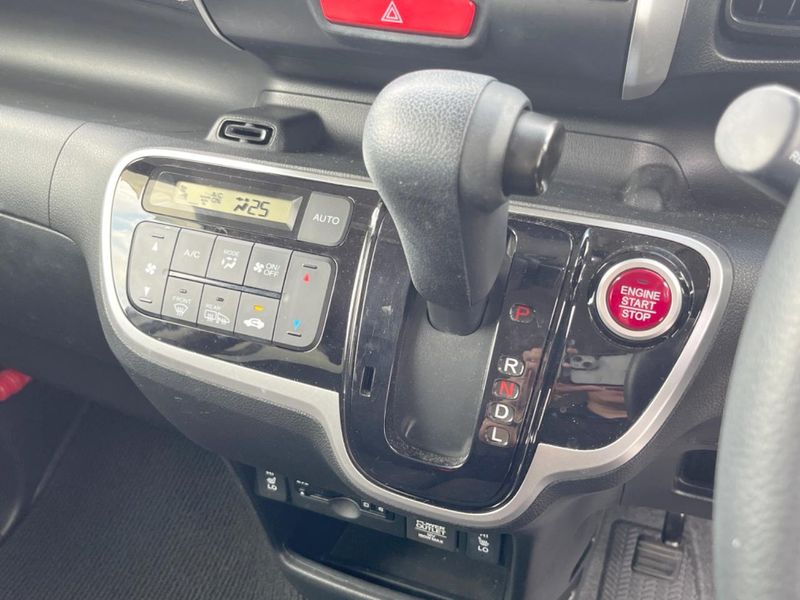 2017 Honda N-BOX DBA-JF1 (UW-6a696ef6e155c)[21]