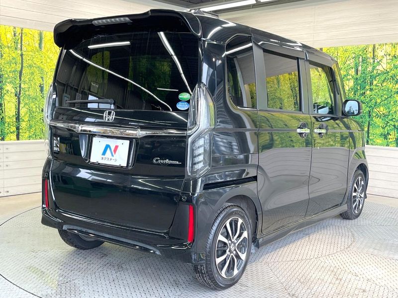 2019 Honda N-BOX CUSTOM DBA-JF3 (UW-6a696f04a7a5c)[11]