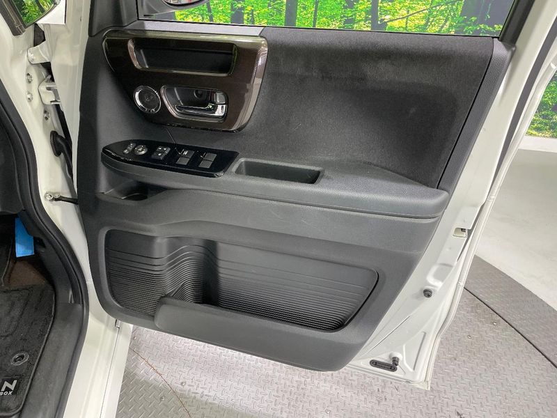2020 Honda N-BOX CUSTOM 6BA-JF3 (UW-6a696f0b15e81)[26]