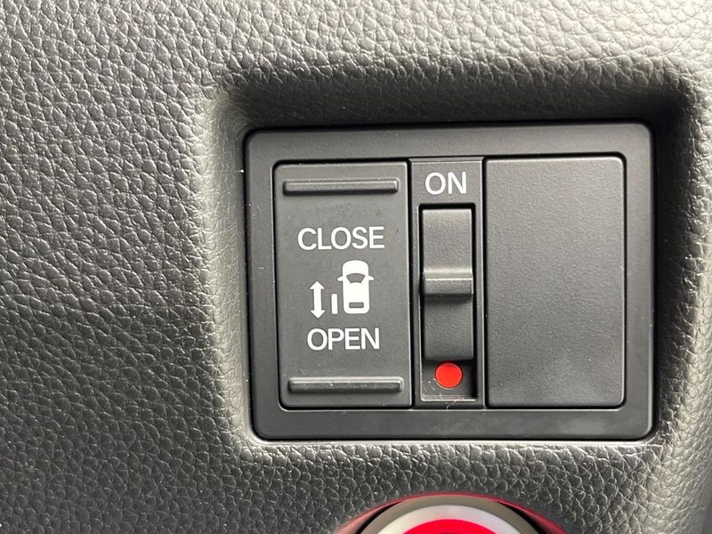 2020 Honda N-BOX CUSTOM 6BA-JF3 (UW-6a696f0b44891)[29]