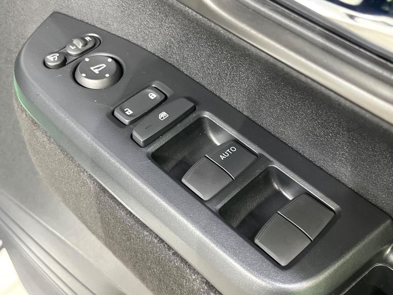 2024 Honda N-BOX CUSTOM 6BA-JF6 (UW-6a696f38ae45b)[4]