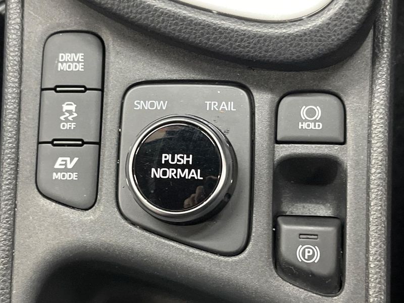 2020 Toyota Yaris Cross 6AA-MXPJ15 (UW-6a697058d3e48)[26]