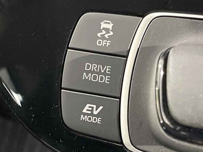 2023 Toyota Aqua 6AA-MXPK11 (UW-6a69705d8ba8b)[21]