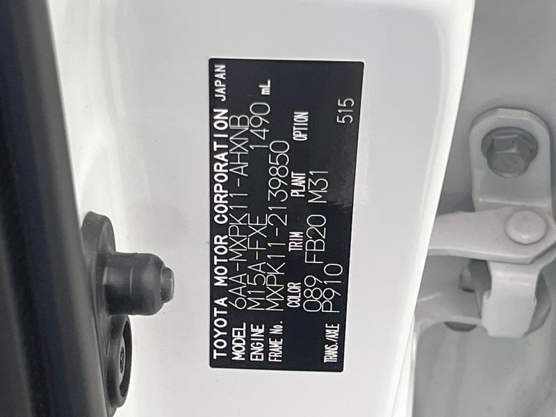 2023 Toyota Aqua 6AA-MXPK11 (UW-6a69705d91883)[1]