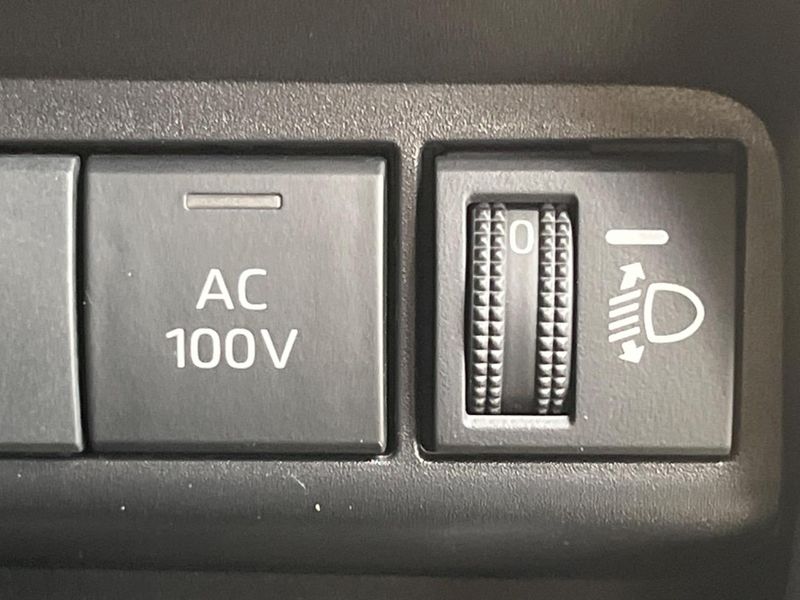 2023 Toyota Aqua 6AA-MXPK11 (UW-6a69705da7265)[27]