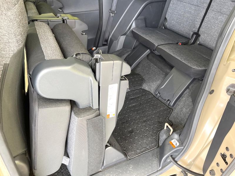 2025 Toyota Sienta 6AA-MXPL10G (UW-6a697066e62b6)[24]