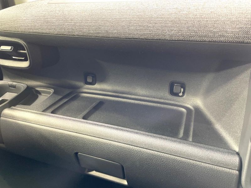2025 Toyota Sienta 6AA-MXPL10G (UW-6a69706729428)[15]