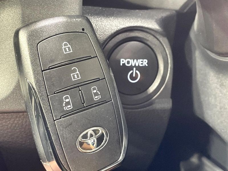 2025 Toyota Sienta 6AA-MXPL10G (UW-6a69706729428)[28]