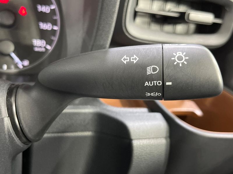 2025 Toyota Sienta 6AA-MXPL15G (UW-6a69706ac3c05)[26]