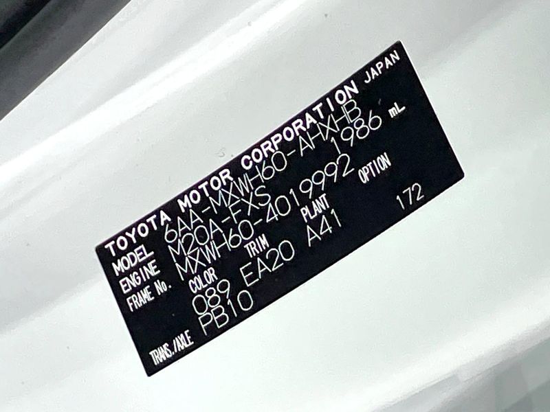 2023 Toyota Prius 6AA-MXWH60 (UW-6a697078aa256)[1]
