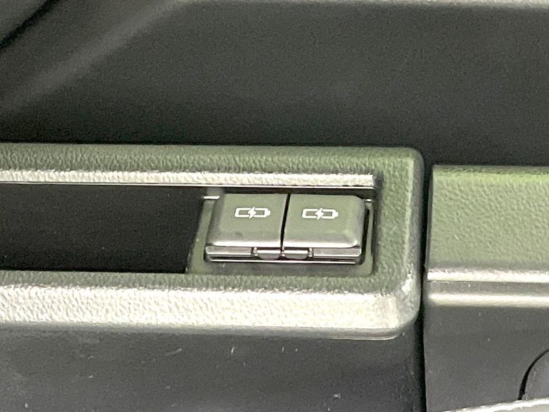 2023 Toyota Noah 6BA-MZRA90W (UW-6a69708abf80e)[21]