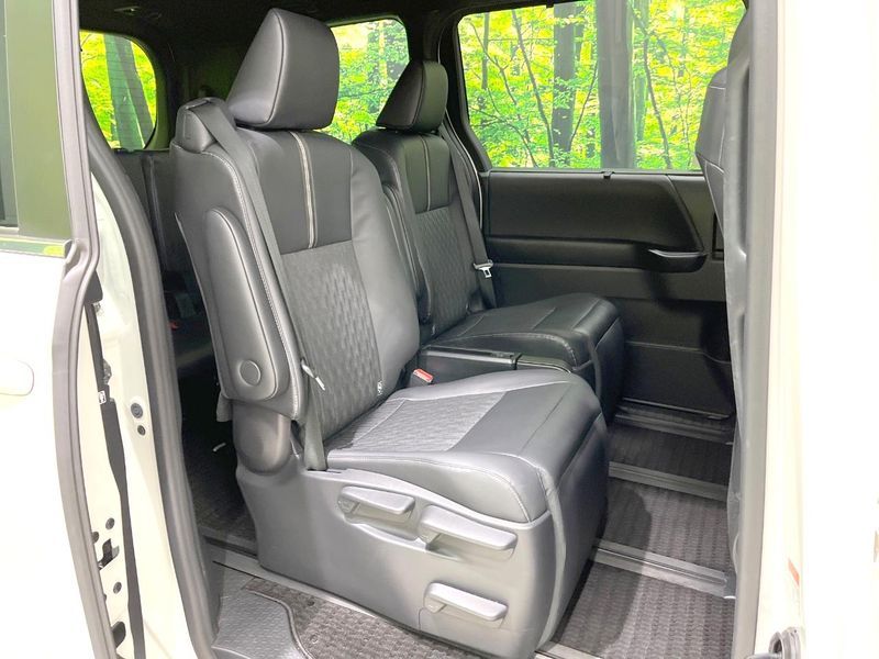 2023 Toyota Noah 6BA-MZRA90W (UW-6a69708abf80e)[20]