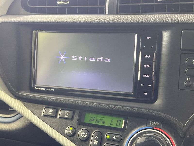 2014 Toyota Aqua DAA-NHP10 (UW-6a69709607900)[12]