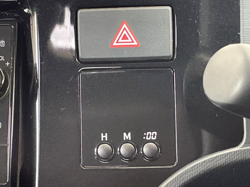 2016 Toyota Aqua DAA-NHP10 (UW-6a69709935737)[11]