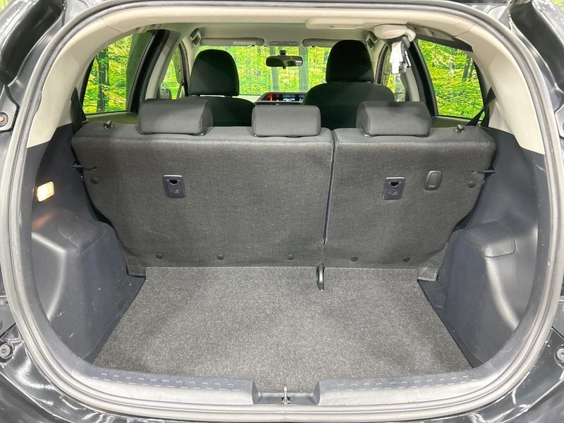 2016 Toyota Aqua DAA-NHP10 (UW-6a6970a127151)[25]