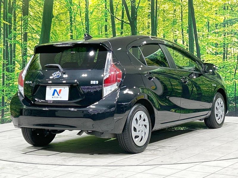 2016 Toyota Aqua DAA-NHP10 (UW-6a6970a127151)[16]