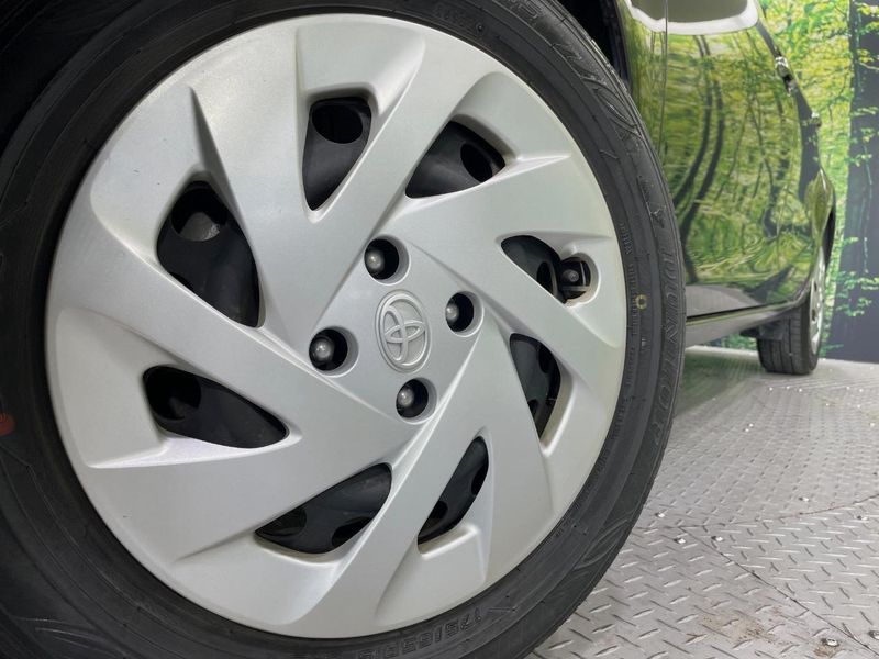2016 Toyota Aqua DAA-NHP10 (UW-6a6970a17bf80)[4]