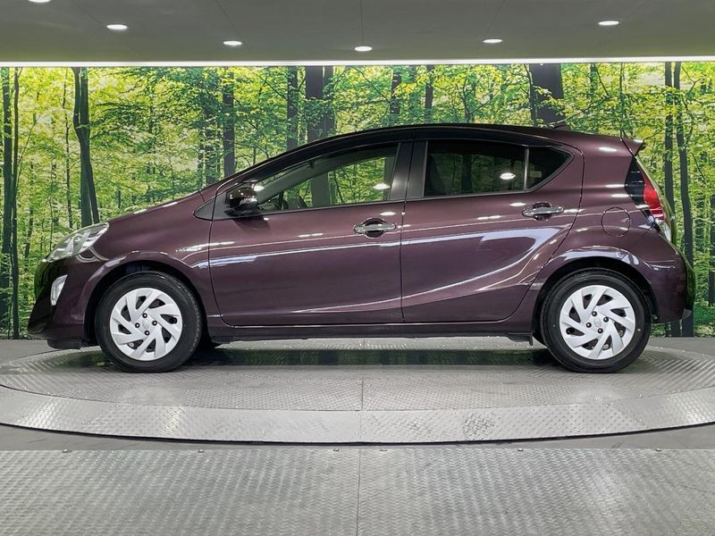 2016 Toyota Aqua DAA-NHP10 (UW-6a6970a17bf80)[19]