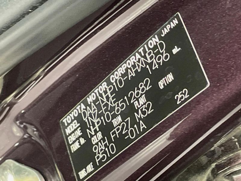 2016 Toyota Aqua DAA-NHP10 (UW-6a6970a17bf80)[1]