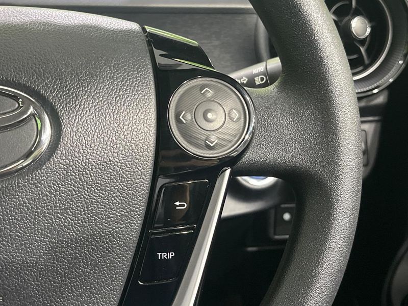 2018 Toyota Aqua DAA-NHP10 (UW-6a6970a494cfe)[20]