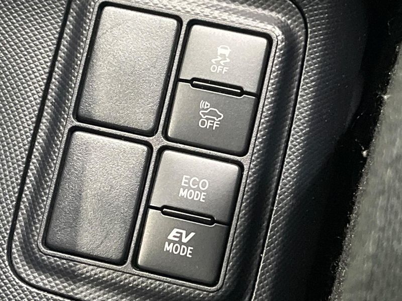 2018 Toyota Aqua DAA-NHP10 (UW-6a6970a494cfe)[19]