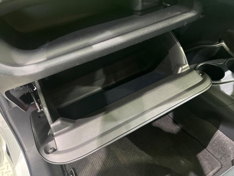 2018 Toyota Aqua DAA-NHP10 (UW-6a6970a494cfe)[0]