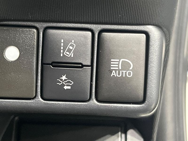 2018 Toyota Aqua DAA-NHP10 (UW-6a6970a494cfe)[15]