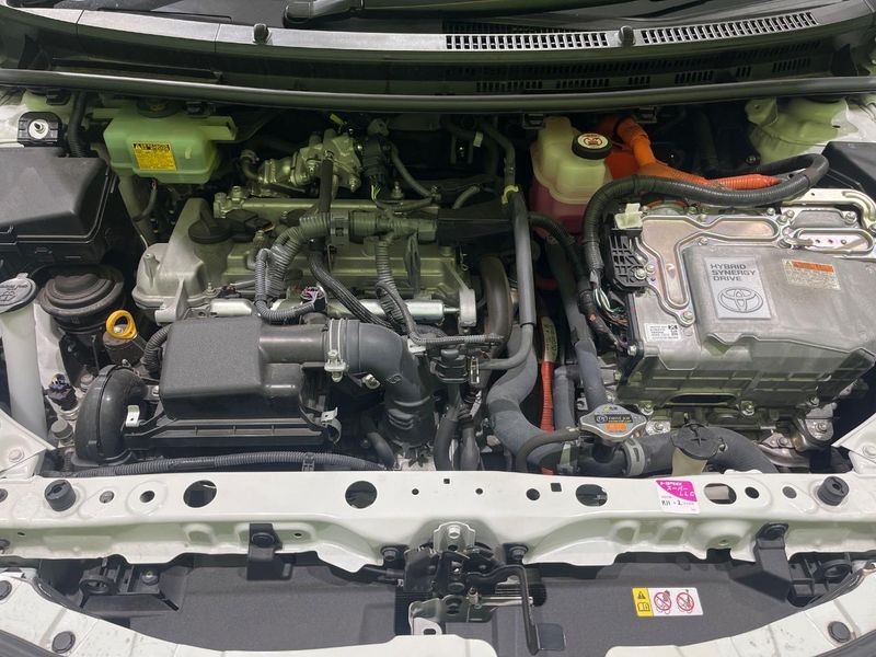 2018 Toyota Aqua DAA-NHP10 (UW-6a6970a494cfe)[1]