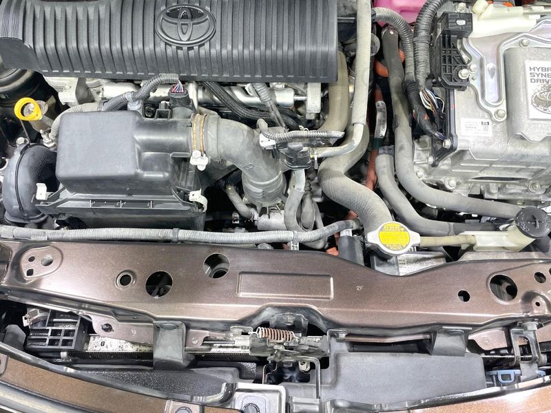 2016 Toyota Sienta DAA-NHP170G (UW-6a6970a7ac0c1)[9]