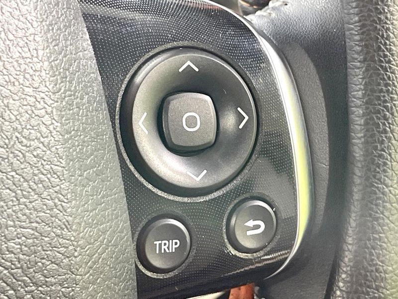2016 Toyota Sienta DAA-NHP170G (UW-6a6970a7ac0c1)[15]