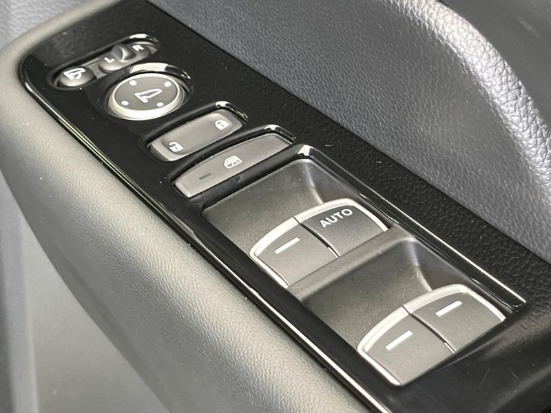 2022 Honda Step Wagon 6AA-RP8 (UW-6a6970ca5be67)[26]
