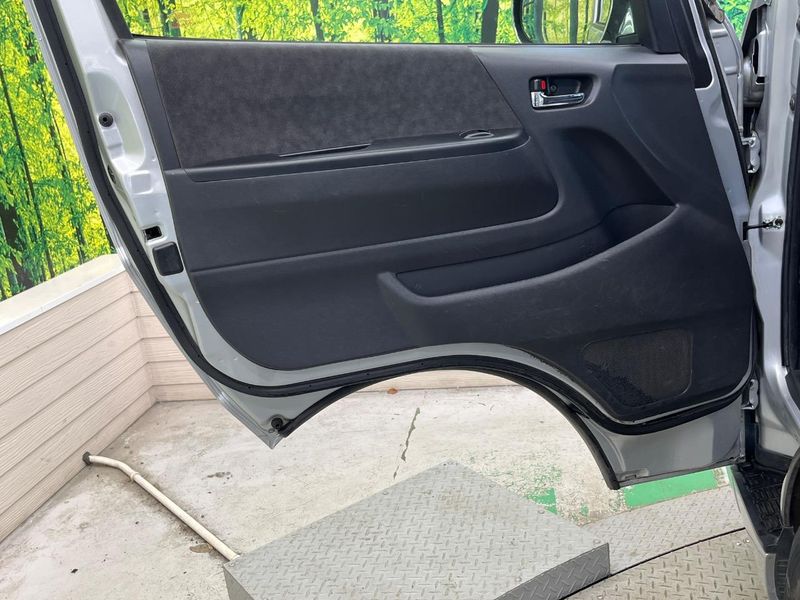 2018 Toyota Hiace Wagon CBA-TRH214W (UW-6a69710aa3cc3)[26]