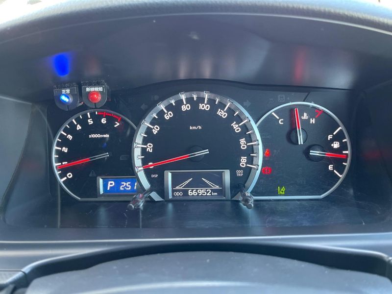 2018 Toyota Hiace Wagon CBA-TRH214W (UW-6a69710aa3cc3)[14]