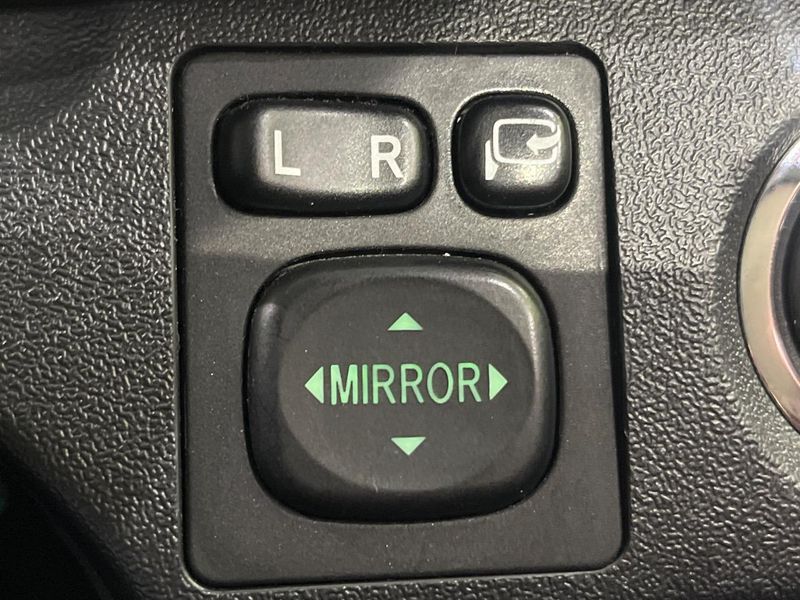2023 Toyota Hiace Wagon 3BA-TRH214W (UW-6a69710acc9be)[26]