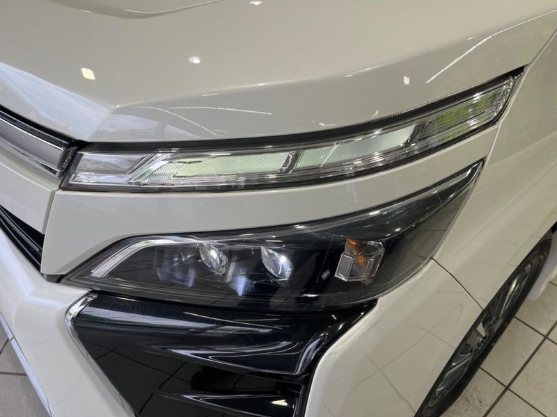 2019 Toyota Voxy DBA-ZRR80W (UW-6a69715fdbd27)[26]