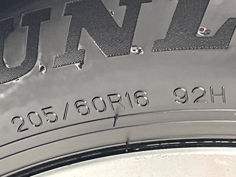 2019 Toyota Voxy DBA-ZRR80W (UW-6a69715fdbd27)[20]