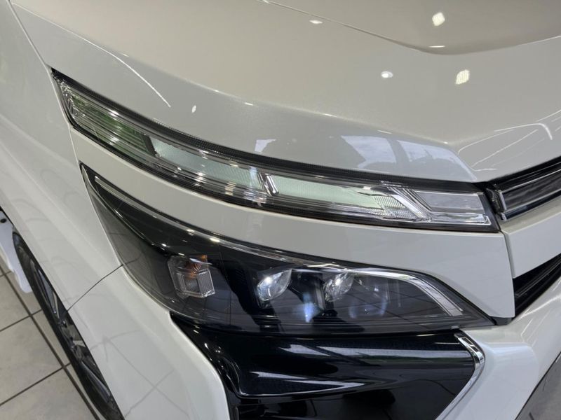 2019 Toyota Voxy DBA-ZRR80W (UW-6a69715fdbd27)[25]