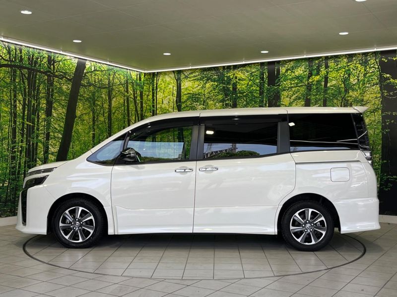 2019 Toyota Voxy DBA-ZRR80W (UW-6a69715fdbd27)[11]