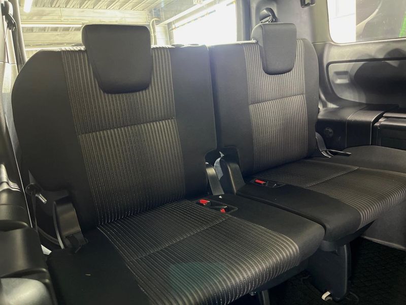 2019 Toyota Voxy DBA-ZRR80W (UW-6a69716100900)[14]