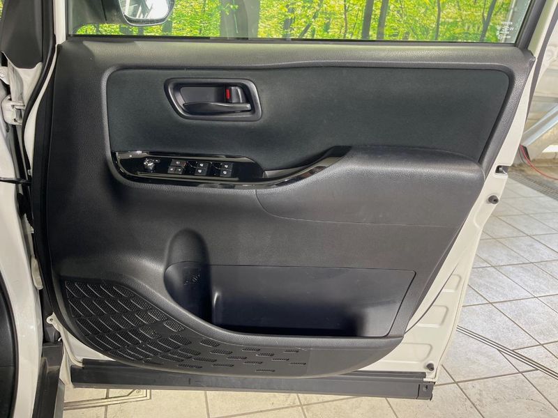 2019 Toyota Voxy DBA-ZRR80W (UW-6a69716100900)[17]