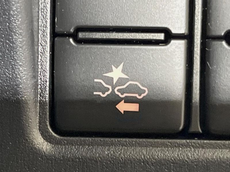 2019 Toyota Voxy DBA-ZRR80W (UW-6a69716100900)[29]