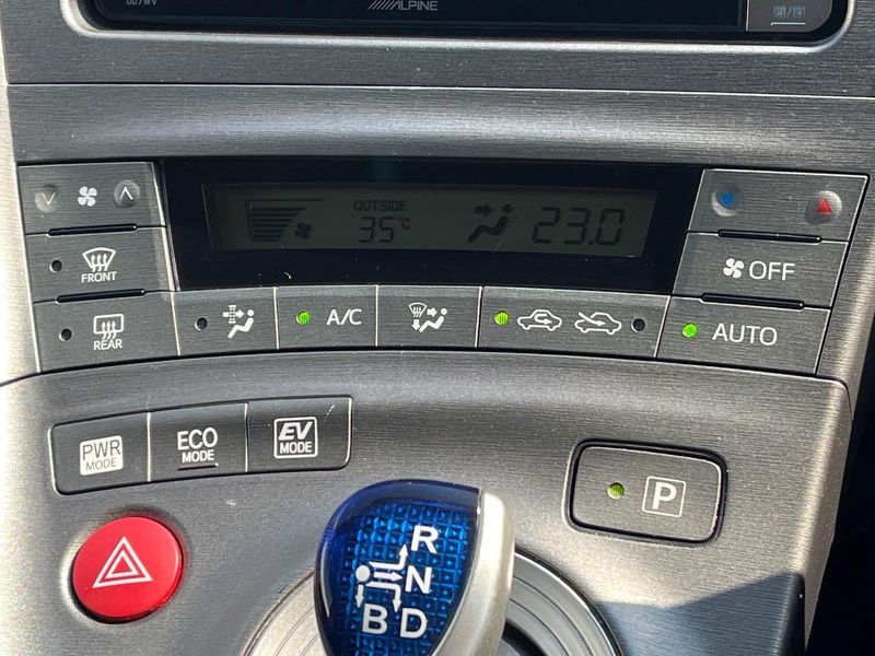 2014 Toyota Prius DAA-ZVW30 (UW-6a697175bb72b)[13]