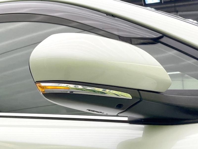 2019 Toyota C-HR DAA-ZYX10 (UW-6a6971af3825e)[18]