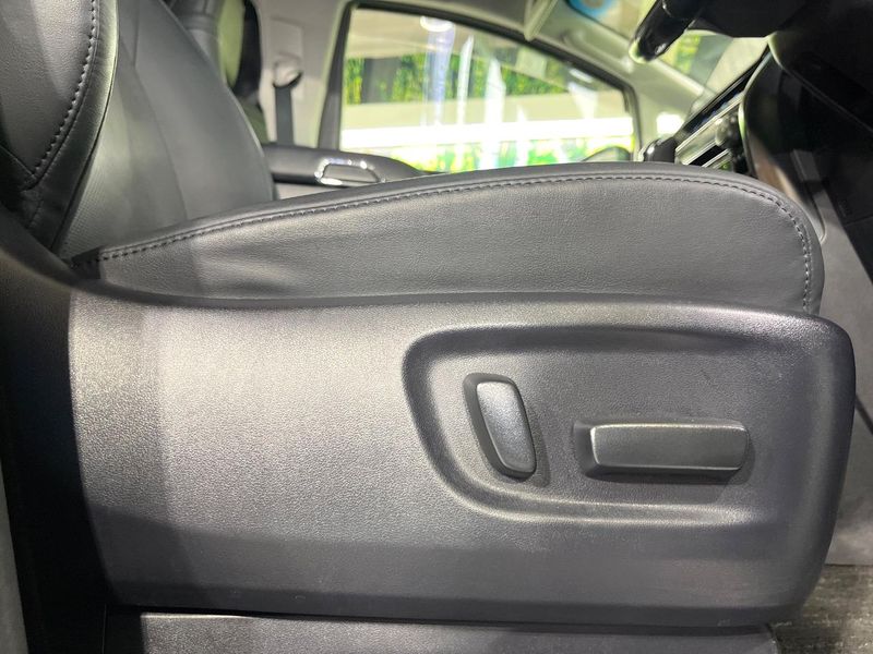 2019 Toyota Vellfire DBA-AGH30W (UW-6a6abf1c82a41)[24]