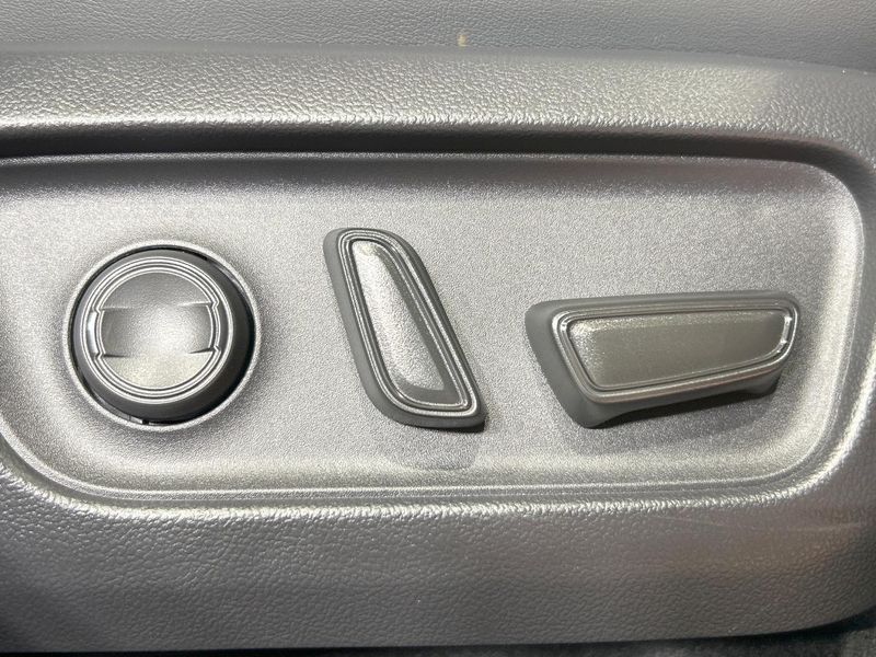 2026 Toyota RAV4 6AA-AXAN64 (UW-6a6abf4855f45)[26]