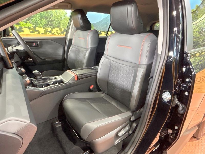 2026 Toyota RAV4 6AA-AXAN64 (UW-6a6abf4855f45)[24]