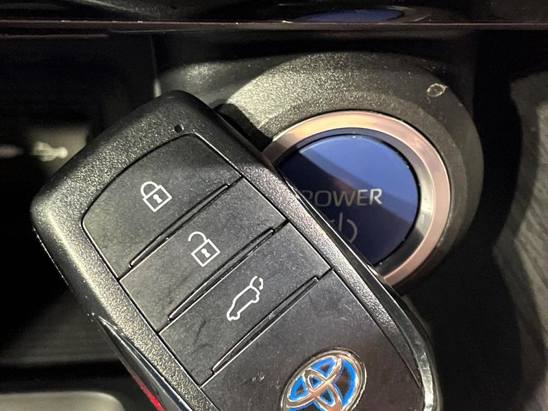 2020 Toyota Harrier Hybrid 6AA-AXUH80 (UW-6a6abf4aace25)[28]