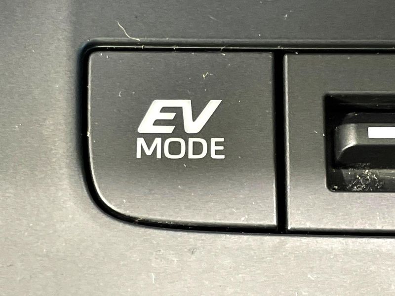 2020 Toyota Harrier Hybrid 6AA-AXUH80 (UW-6a6abf4aace25)[29]